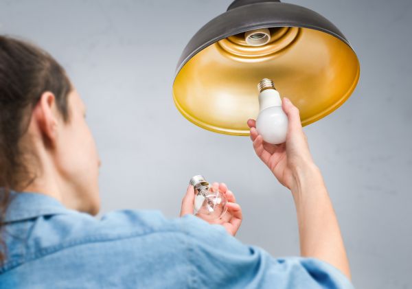 Light Bulb Replacement in Ooltewah