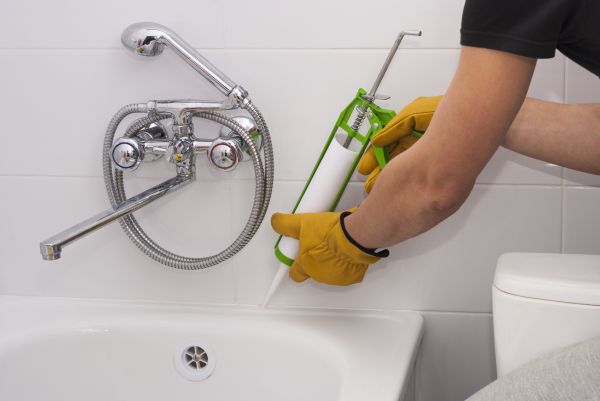 Bathtub Caulking in Ooltewah
