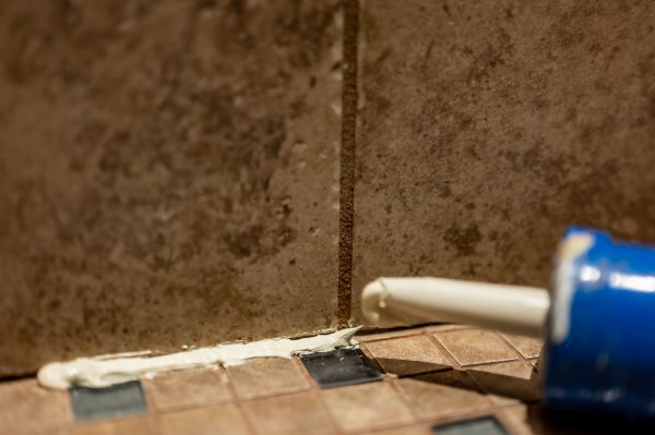 Shower Caulk Replacement in Ooltewah