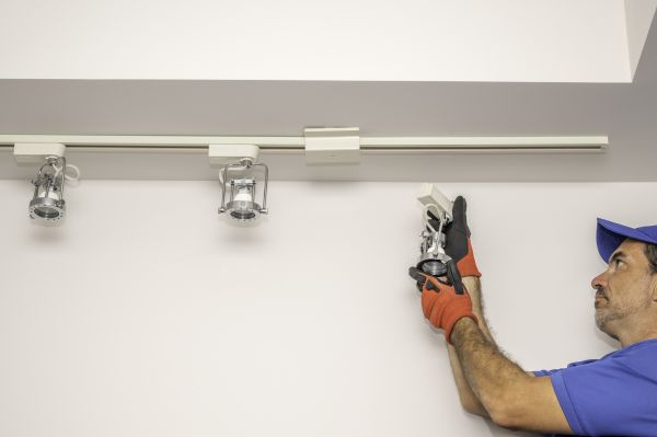 Track Light Bulb Replacement in Ooltewah